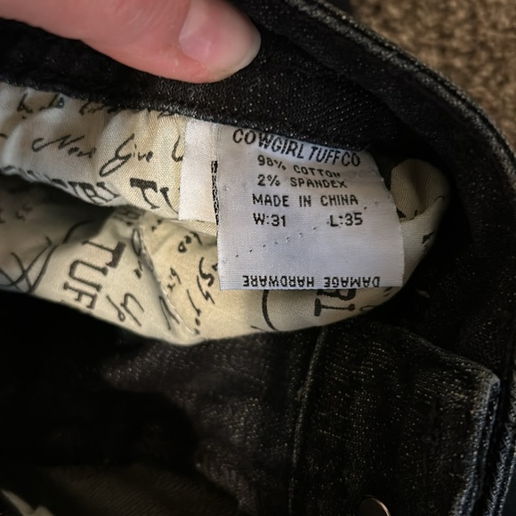 Cowgirl Tuff dark wash 31x35 - Picture 3 of 4